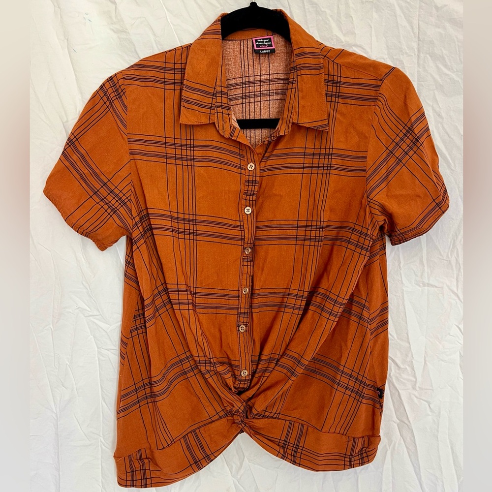 Women’s Make Your Dreams Happen button down cropped orange plaid top size large